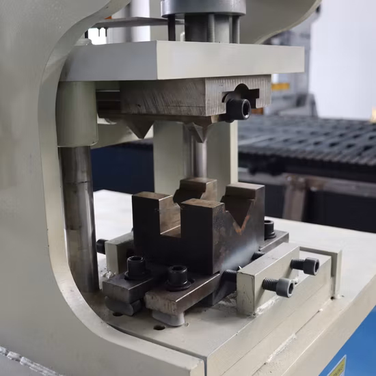 Угловая штамповочная машина / Автомат для резки железа толщиной 5 мм / Угловая вырубная машина